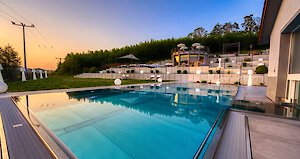 Freibecken im Wellnesshotel Reibener Hof Außenbecken im Wellnesshotel in Konzell